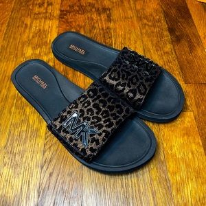 Michael Kors MK Slides Sandals Cheetah Leopard Animal Print Size 9